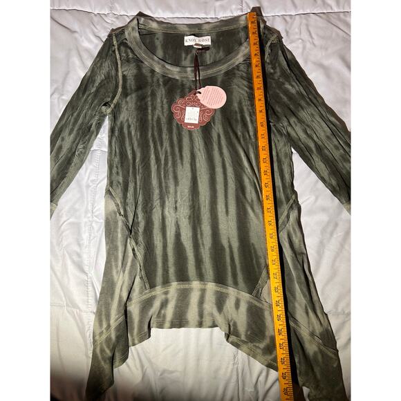 Knox Rose Womens Shark Bite Top Size Small Long Sleeve Green Tie dyed Grunge NWT - Picture 2 of 6